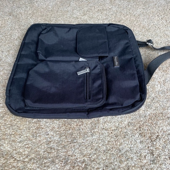 Baggallini Crossbody Bag - Picture 5 of 13